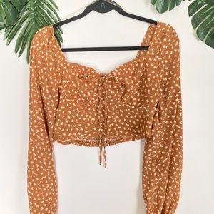 Super cute long sleeve PacSun crop top